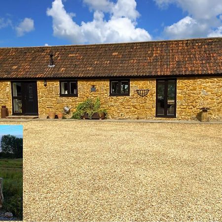 The Udderhouse - Udderly Unforgettable Retreat Villa Donyatt ภายนอก รูปภาพ
