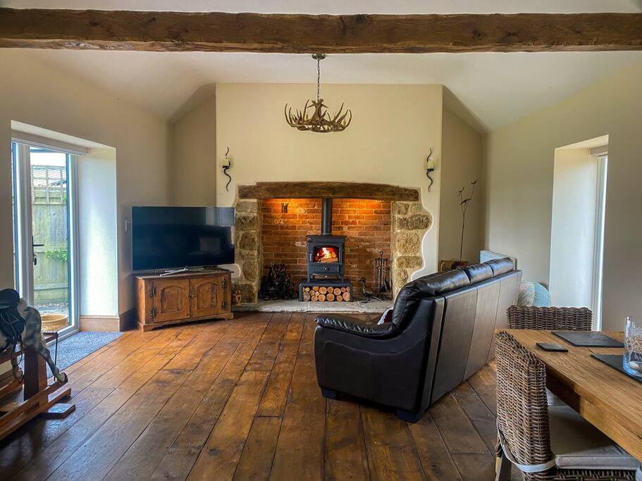 The Udderhouse - Udderly Unforgettable Retreat Villa Donyatt ภายนอก รูปภาพ