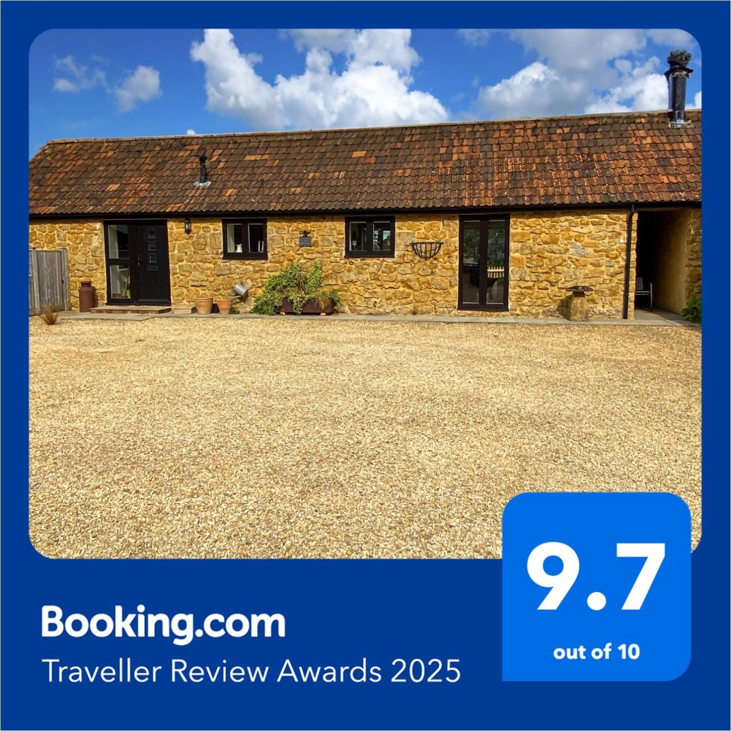 The Udderhouse - Udderly Unforgettable Retreat Villa Donyatt ภายนอก รูปภาพ